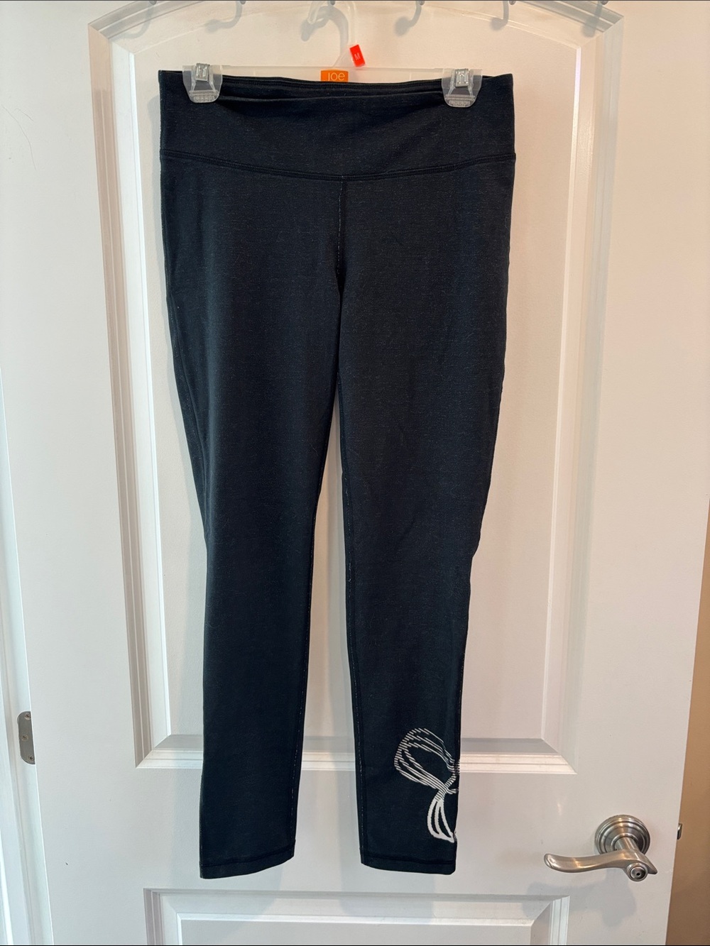 TNA Black High-Rise Cropped Leggings with Ankle Graphic